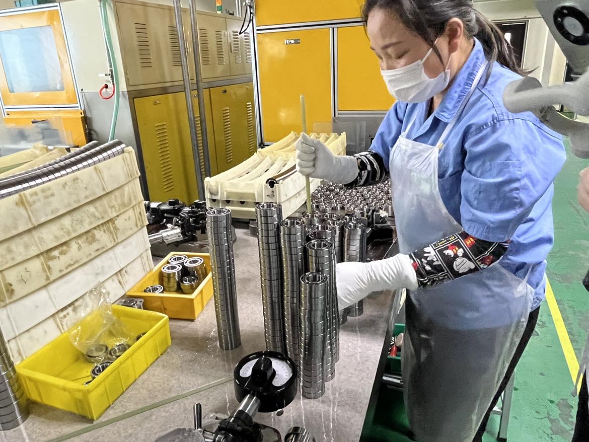角接触球轴承厂家应该如何选择轴承热处理？