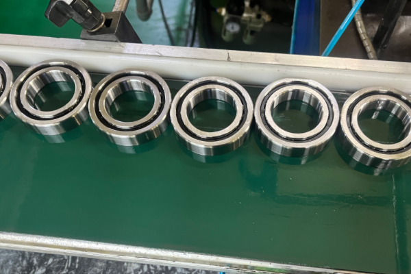 侧铣头轴承怎么安装？