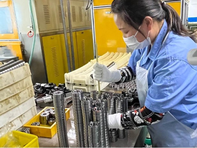 数控车床主轴轴承选型之如何选择轴承接触角？