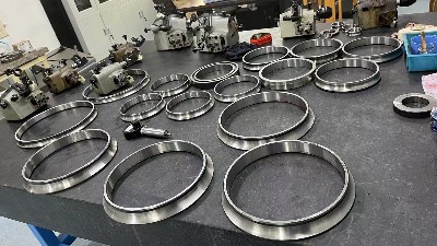 引起精密主轴轴承噪音过大的原因有哪些？
